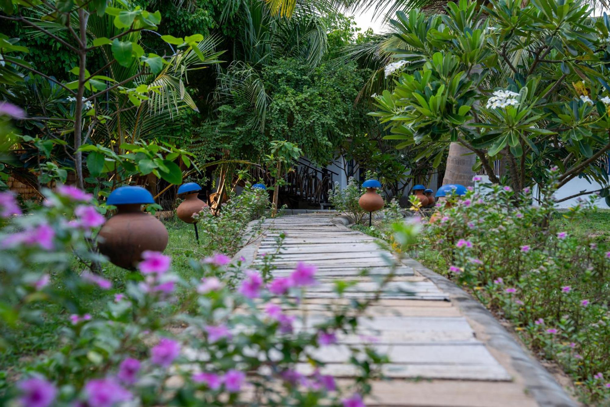 Amanta Beach นิลาเวลี ภายนอก รูปภาพ