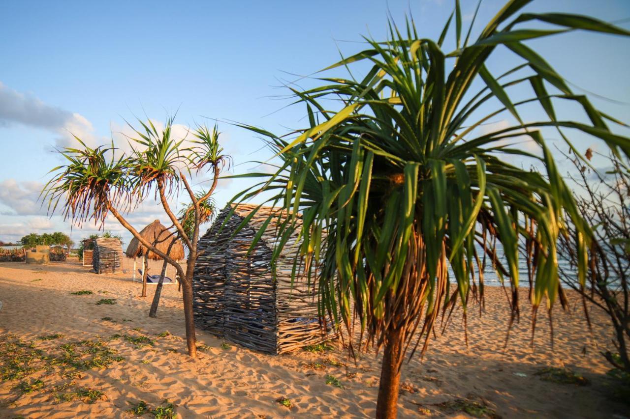 Amanta Beach นิลาเวลี ภายนอก รูปภาพ